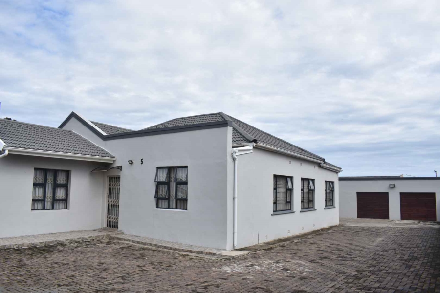 4 Bedroom Property for Sale in Amalinda Eastern Cape
